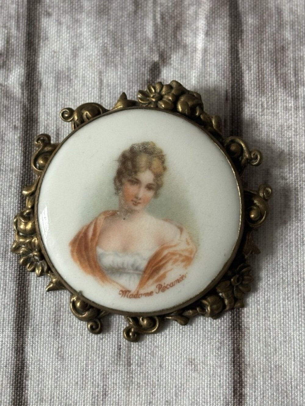 Antique Vintage Porcelain Portrait Pin Brooch Beautiful Lady Ornate Metal Edge